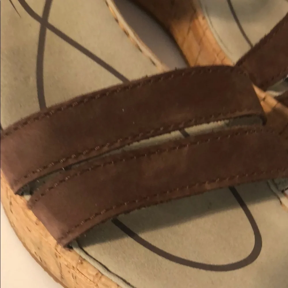 Eddie Bauer Platform sandals